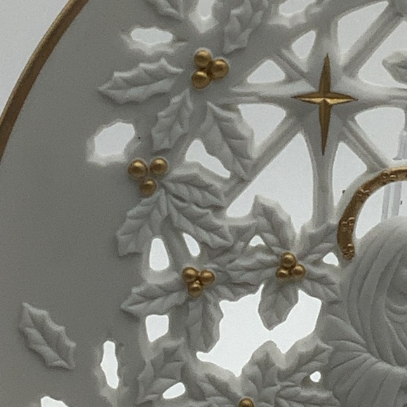 Vintage Lenox Bisque Porcelain Holy Family Christmas Plate - Picture 8 of 14